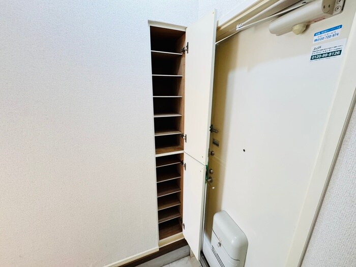 物件内観写真16　(靴箱)