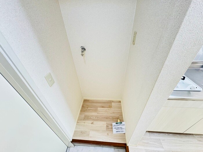 物件内観写真18　(洗濯機置場)
