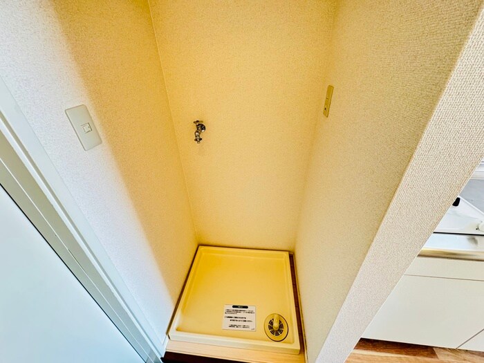 物件内観写真18　(洗濯機置場)