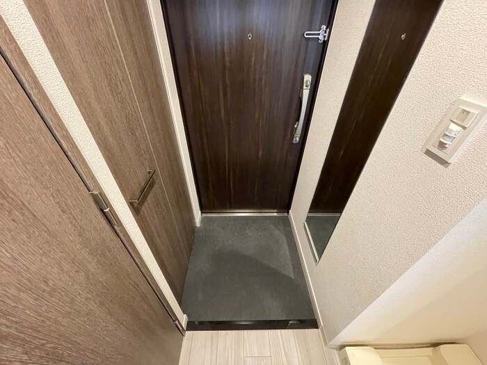 物件内観写真16　(玄関)