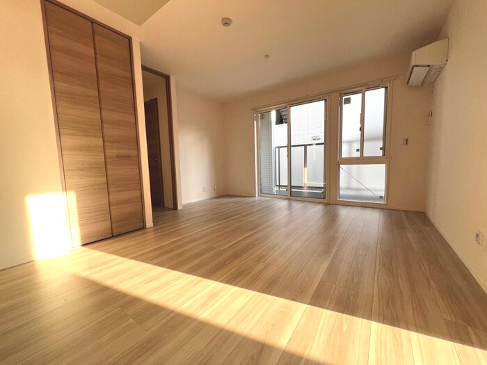 物件内観写真8　(居室)