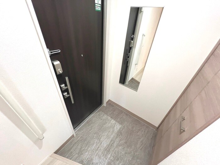 物件内観写真11　(玄関)