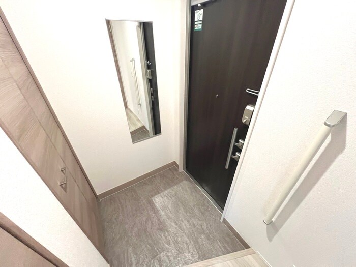 物件内観写真11　(玄関)