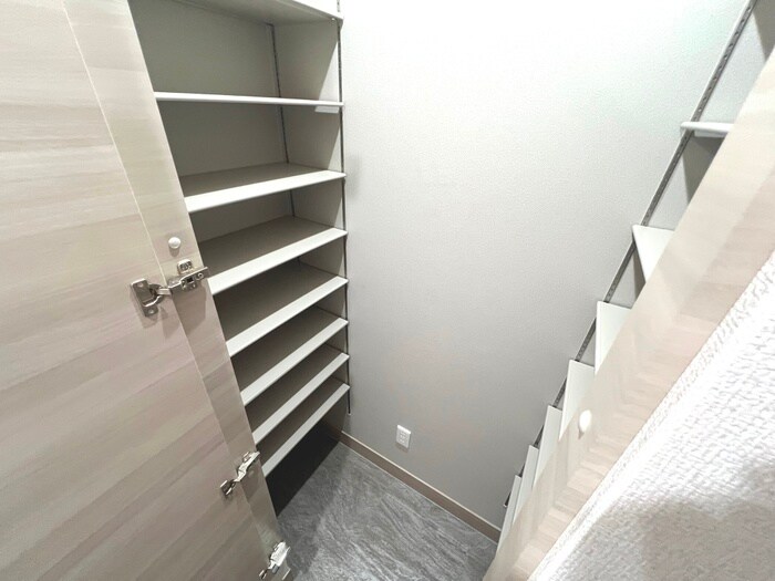 物件内観写真18　(靴箱)