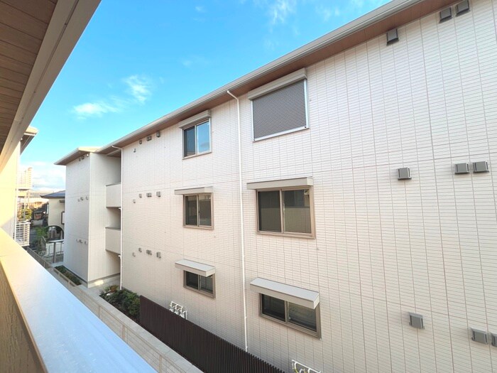 物件内観写真22　(室内からの展望)