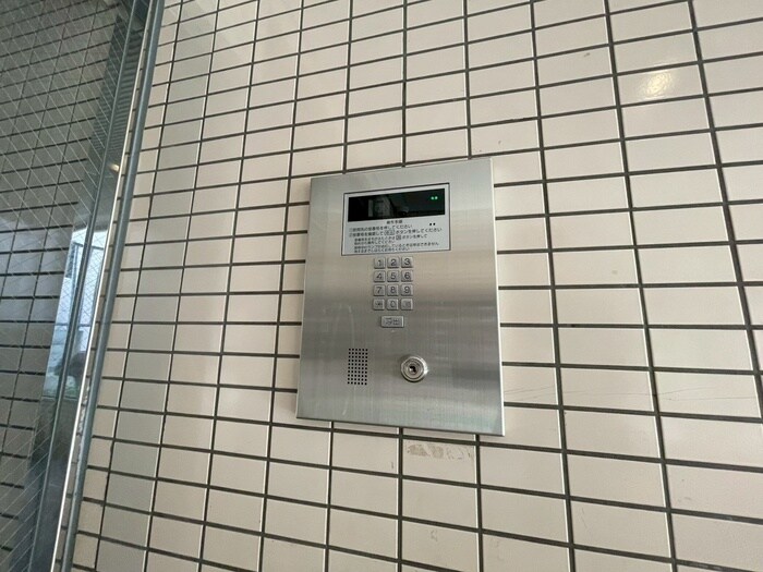 物件外観写真5　(エントランス部分)