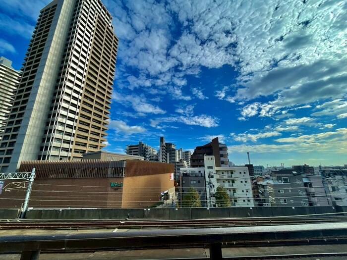 物件内観写真16　(室内からの展望)