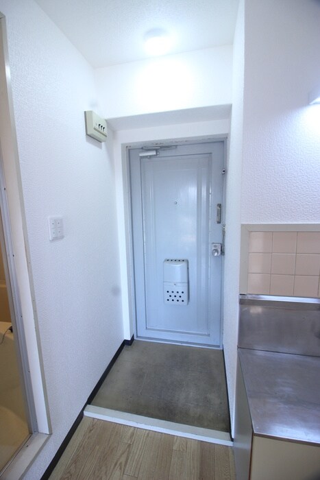 物件内観写真7　(玄関)