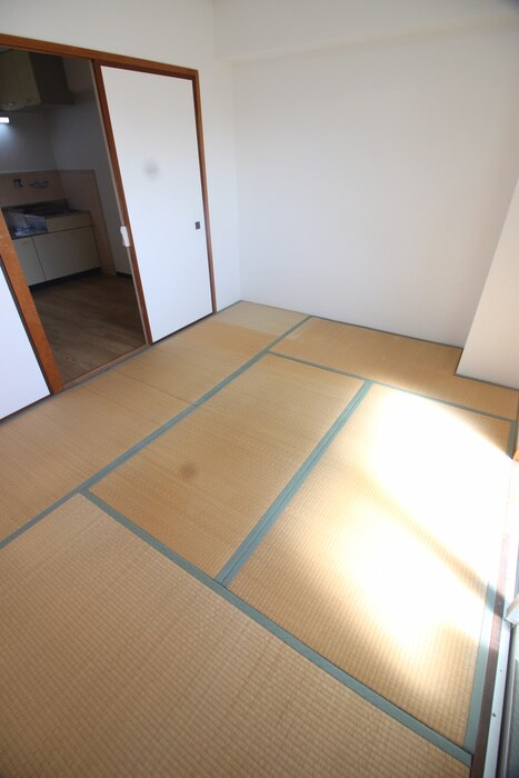 物件内観写真9　(居室)