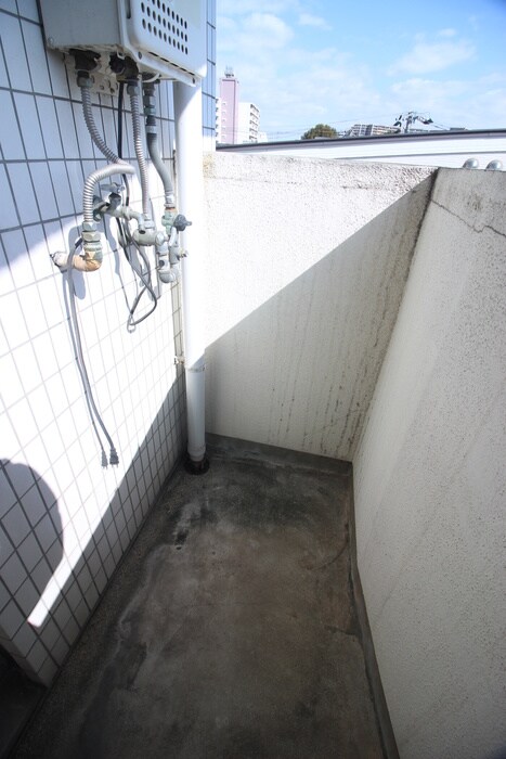 物件内観写真16　(洗濯機置場)