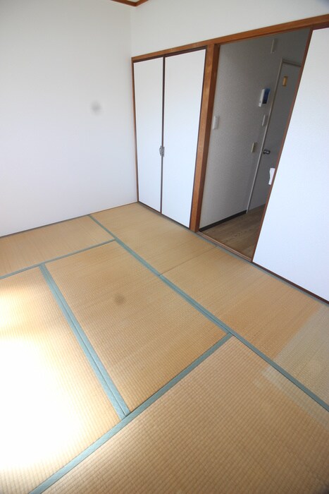 物件内観写真18　(居室)