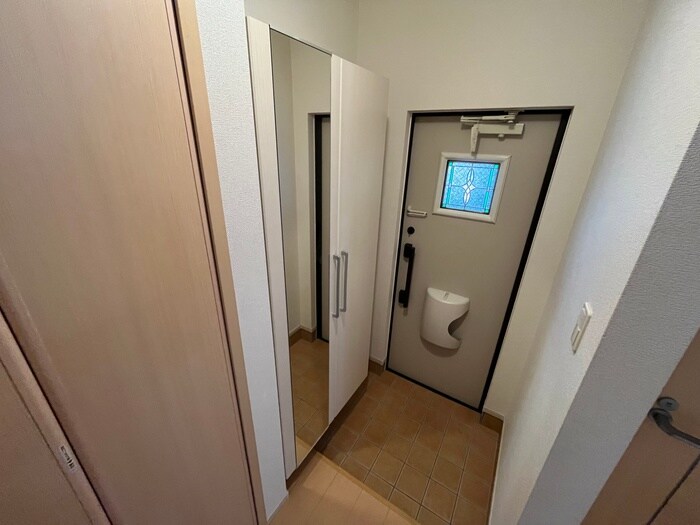 物件内観写真7　(玄関)