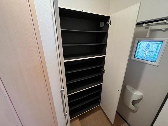 物件内観写真8　(靴箱)