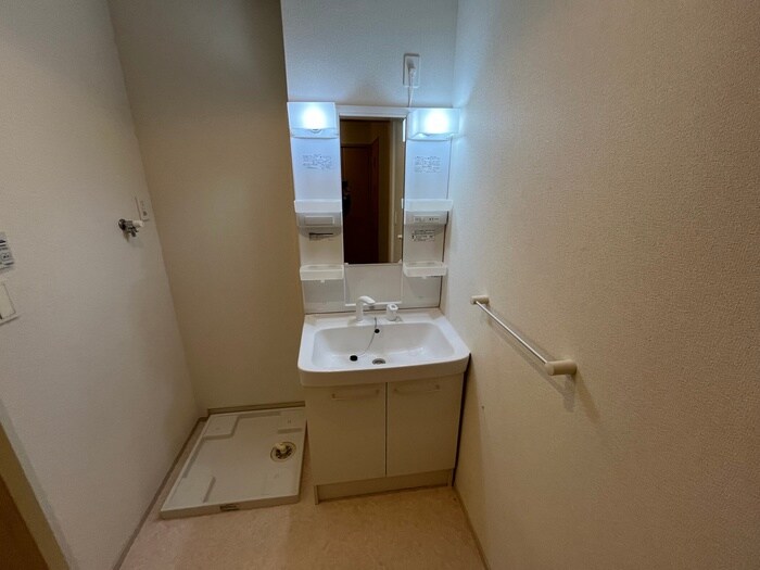 物件内観写真9　(洗面)