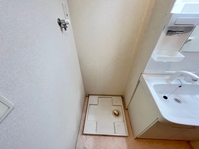 物件内観写真17　(洗濯機置場)