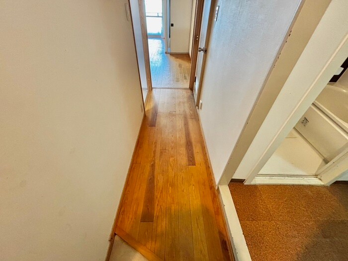 物件内観写真10　(廊下)