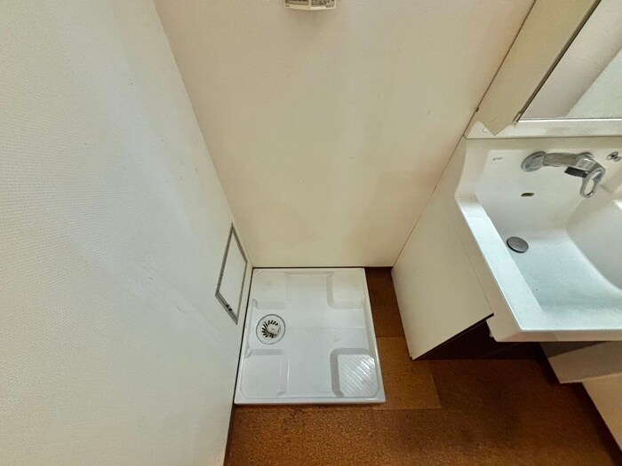 物件内観写真11　(洗濯機置場)