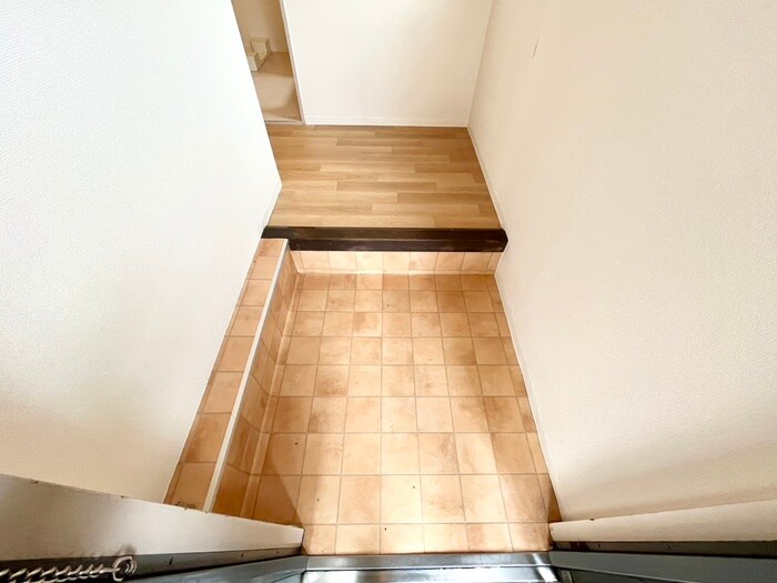 物件内観写真13　(玄関)