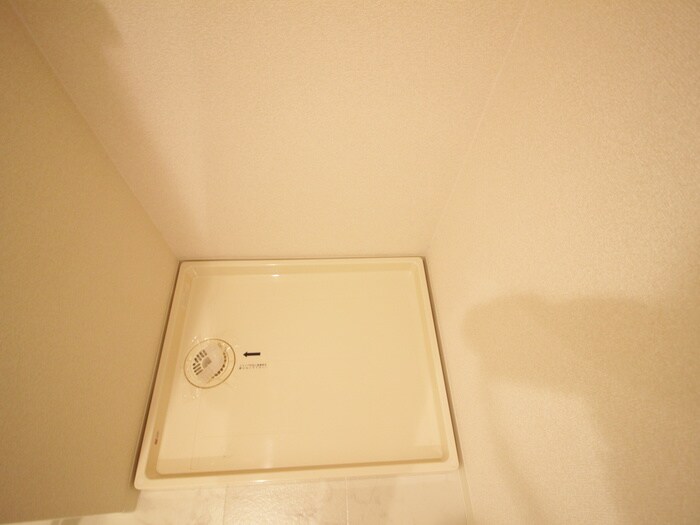 物件内観写真12　(洗濯機置場)