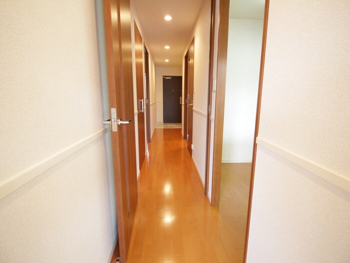 物件内観写真18　(廊下)