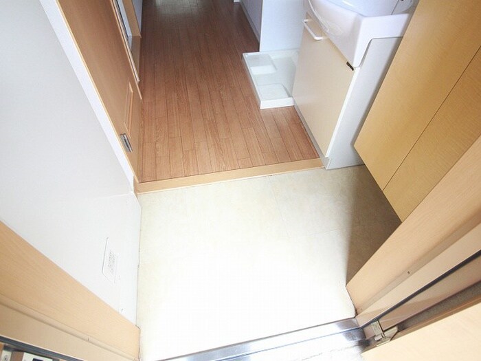 物件内観写真17　(玄関)