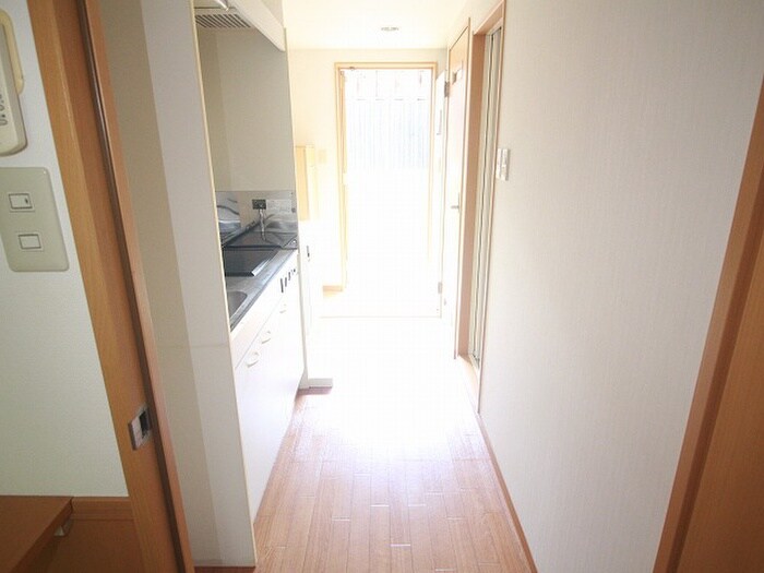 物件内観写真22　(廊下)