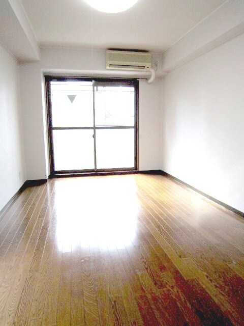 物件内観写真4　(居室)