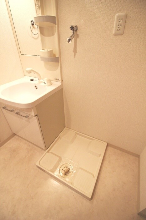 物件内観写真10　(洗濯機置場)