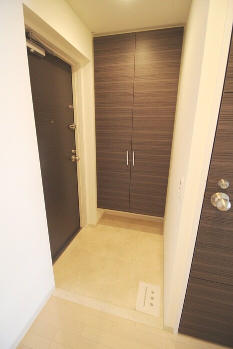 物件内観写真16　(玄関)