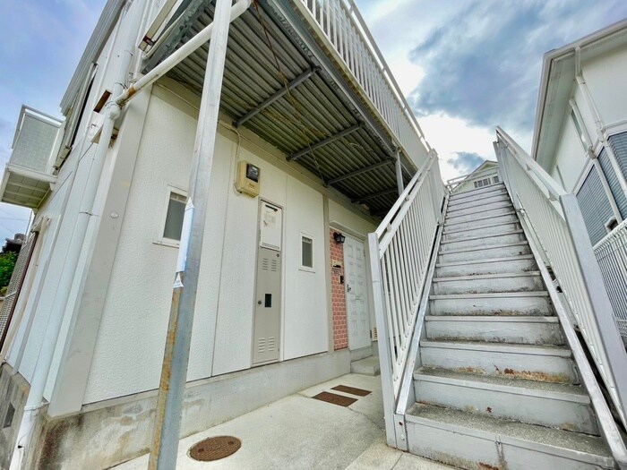 物件外観写真3　(エントランス部分)