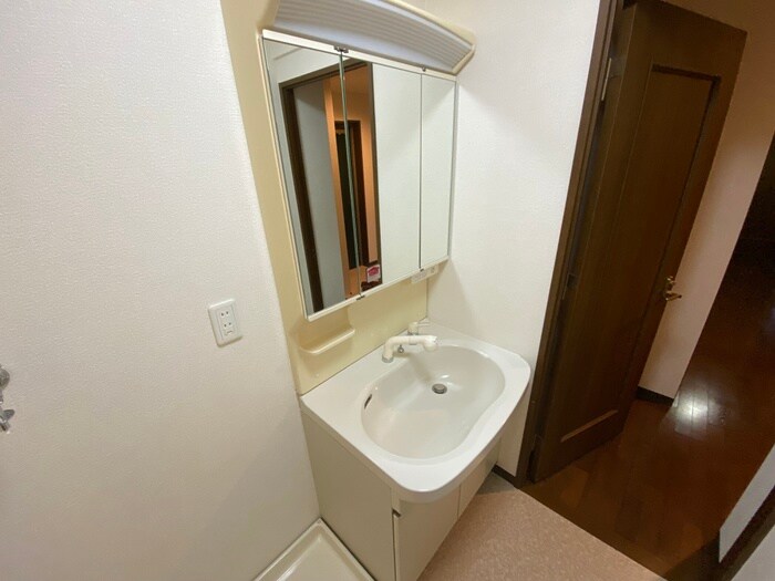 物件内観写真6　(洗面)