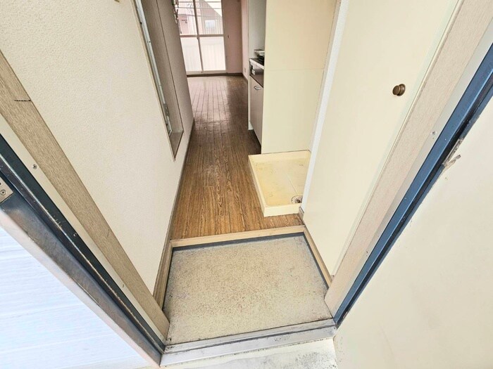 物件内観写真17　(玄関)