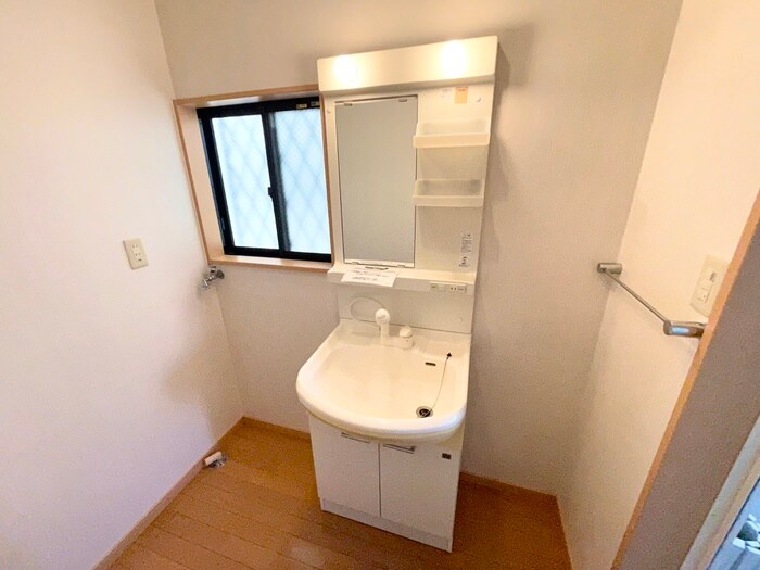 物件内観写真13　(洗面)