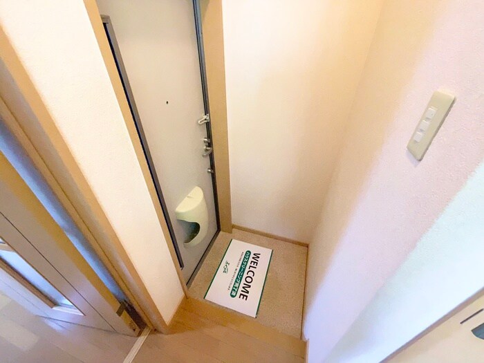 物件内観写真15　(玄関)