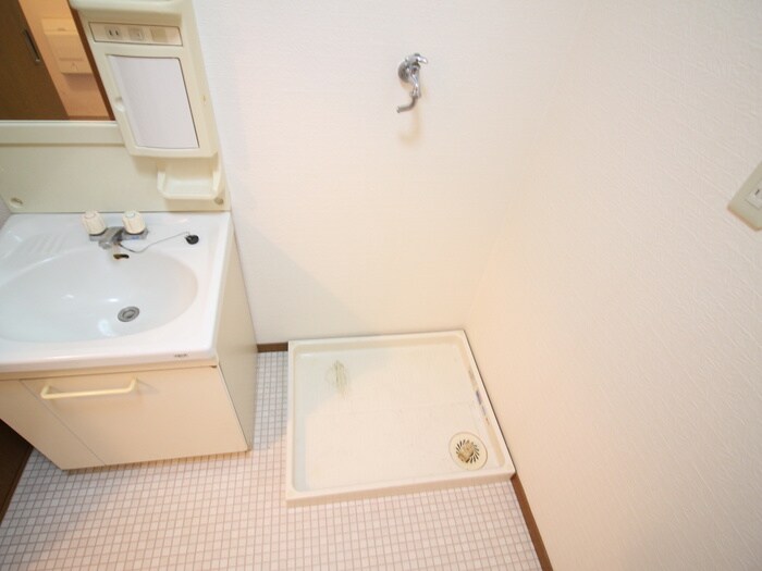 物件内観写真13　(洗濯機置場)