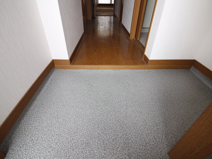 物件内観写真15　(玄関)