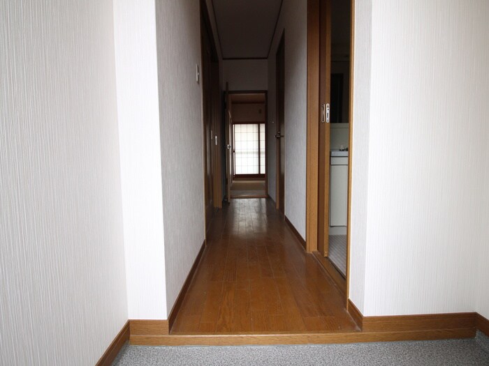 物件内観写真16　(廊下)