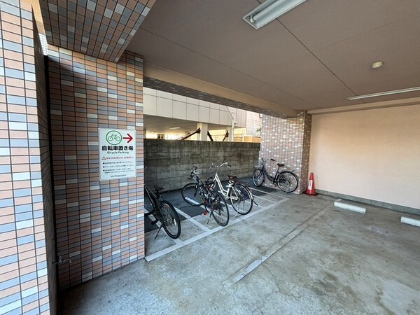 駐輪場