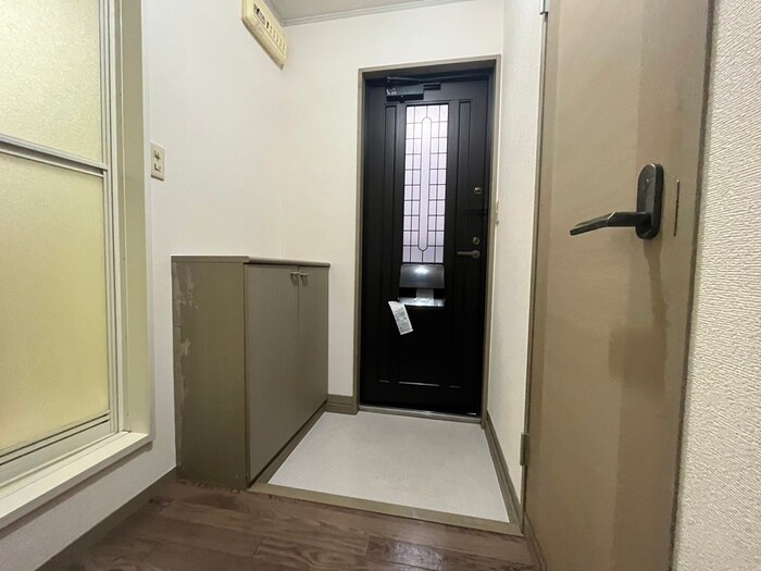 物件内観写真15　(玄関)