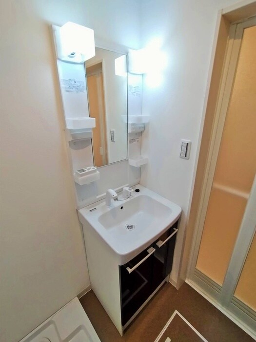 物件内観写真11　(洗面)