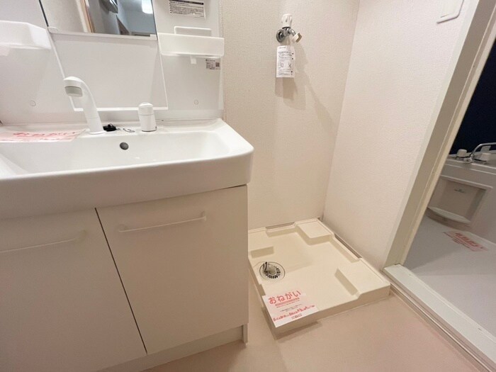 物件内観写真18　(洗濯機置場)