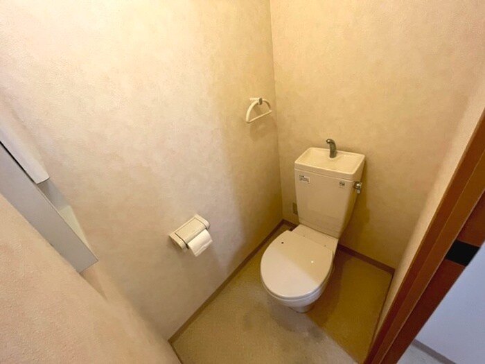 物件内観写真15　(トイレ)