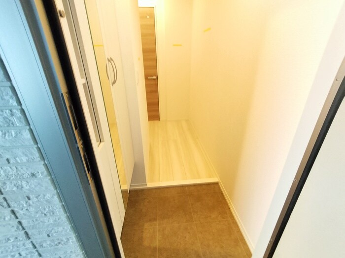 物件内観写真16　(玄関)