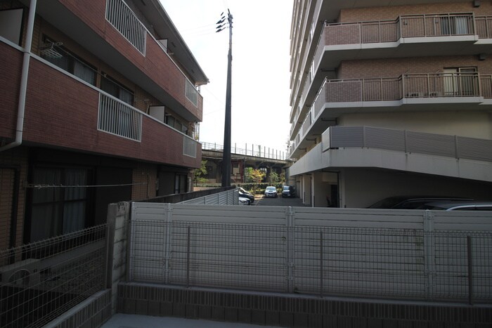 物件内観写真20　(室内からの展望)