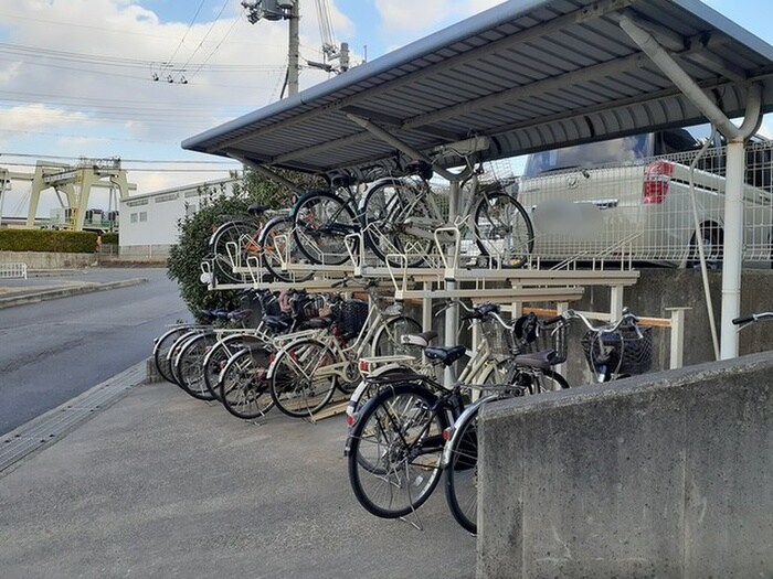 物件外観写真5　(駐輪場)