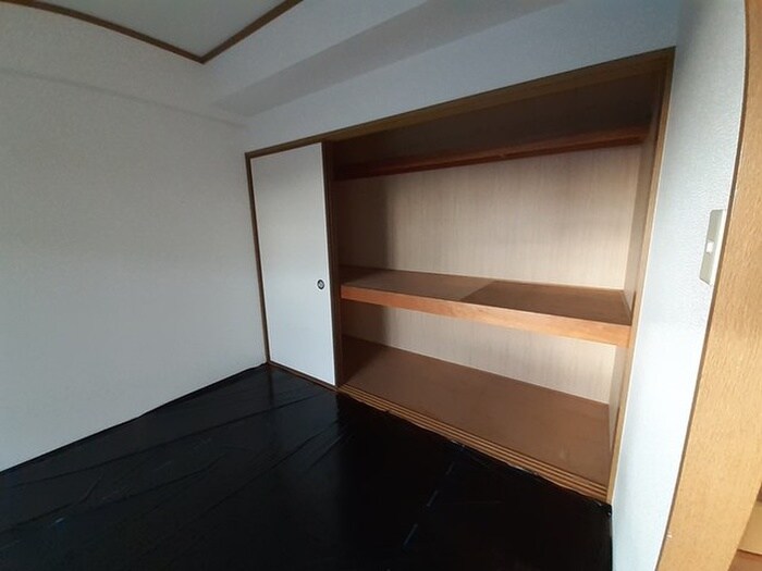 物件内観写真12　(収納)