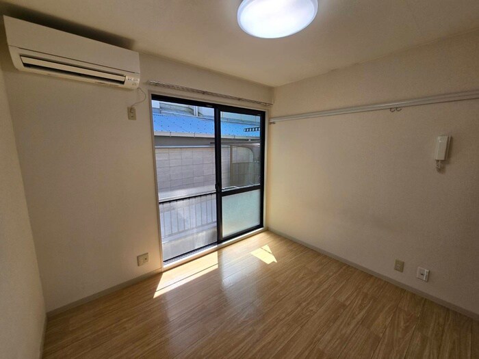 物件内観写真9　(居室)