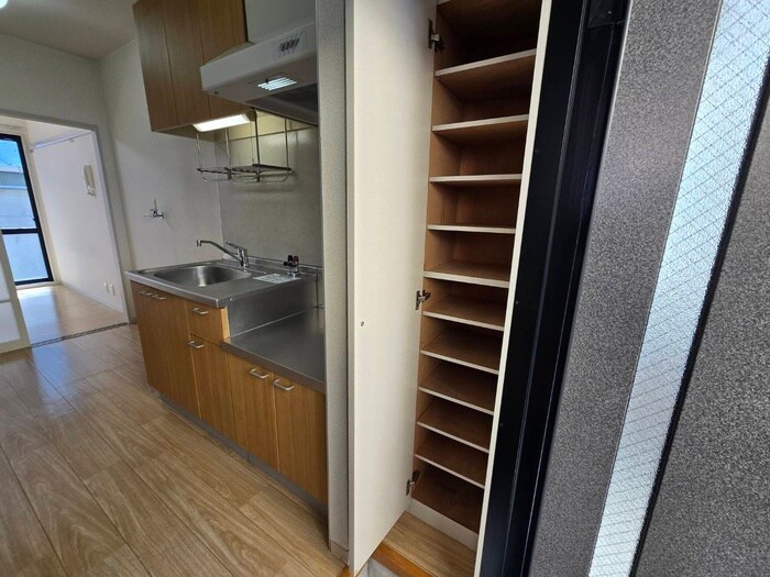 物件内観写真17　(靴箱)