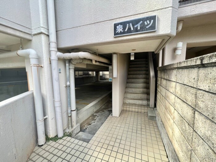 物件外観写真5　(エントランス部分)