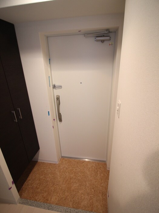 物件内観写真7　(玄関)